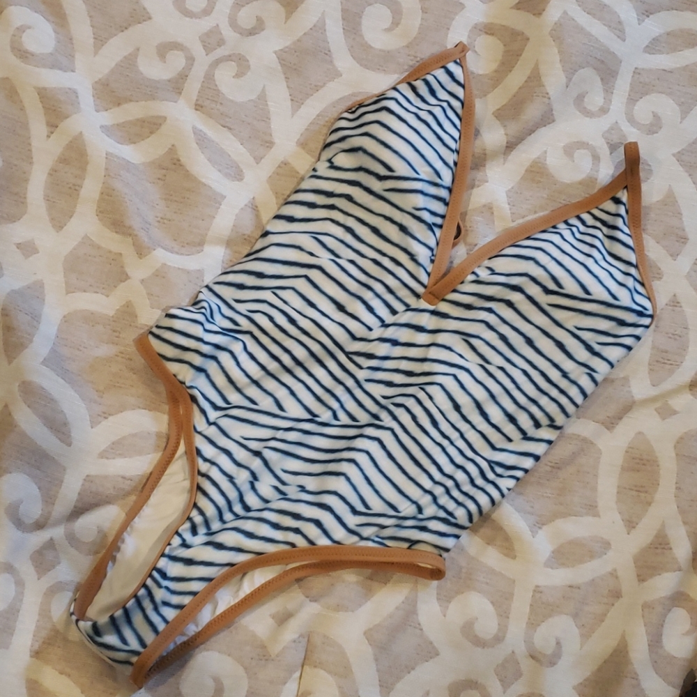 Vix swimsuit.  Excellent condition